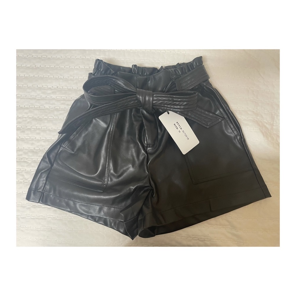 Leather shorts 🐱